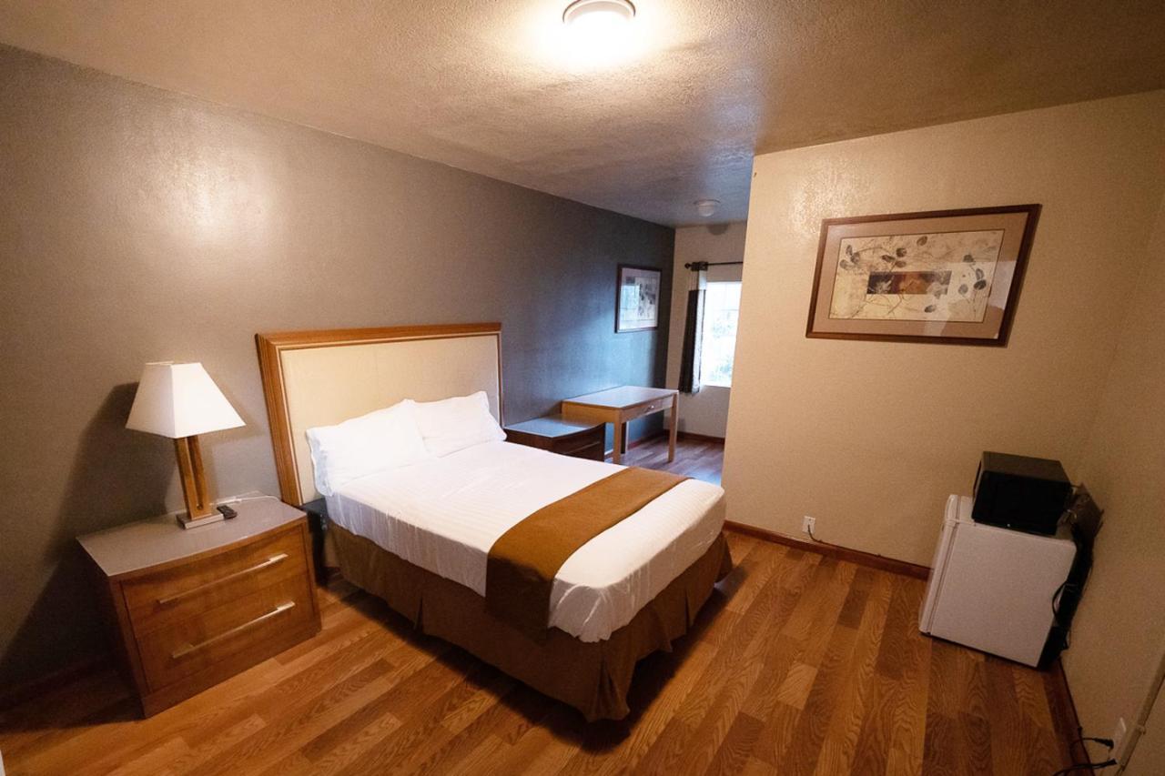 Stay Inn Suite Stockton Exterior photo