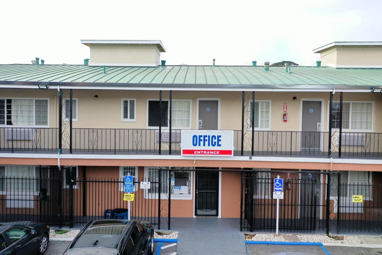 Stay Inn Suite Stockton Exterior photo