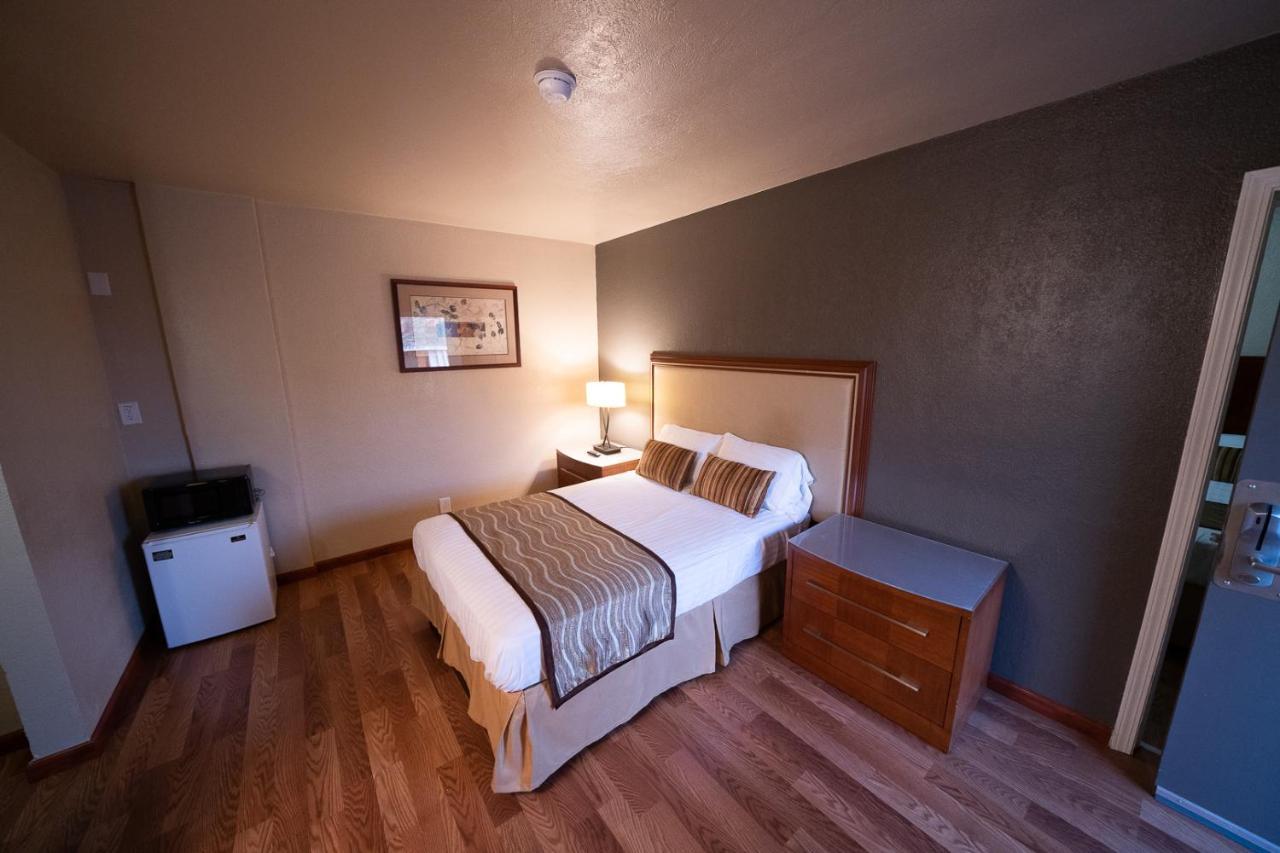 Stay Inn Suite Stockton Exterior photo
