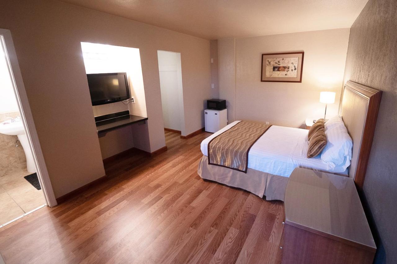 Stay Inn Suite Stockton Exterior photo