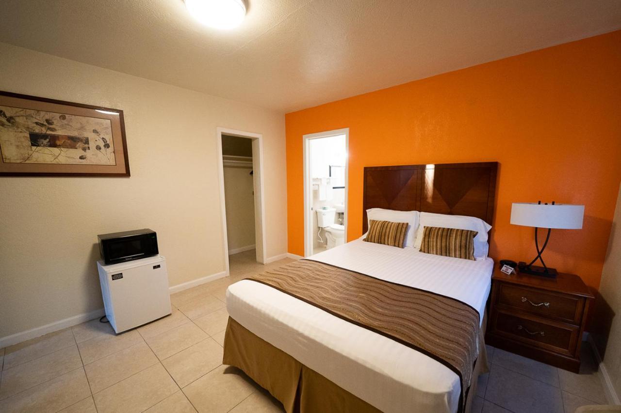 Stay Inn Suite Stockton Exterior photo