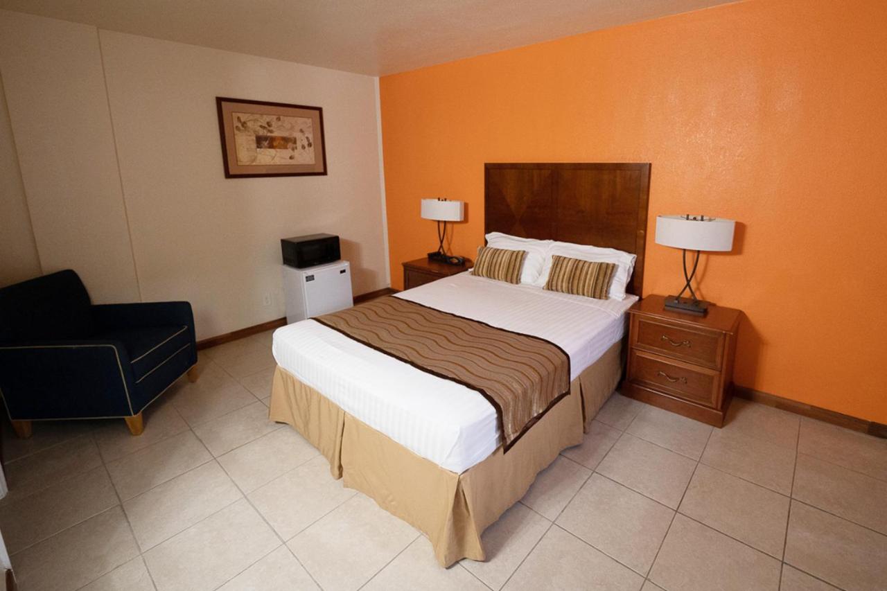 Stay Inn Suite Stockton Exterior photo